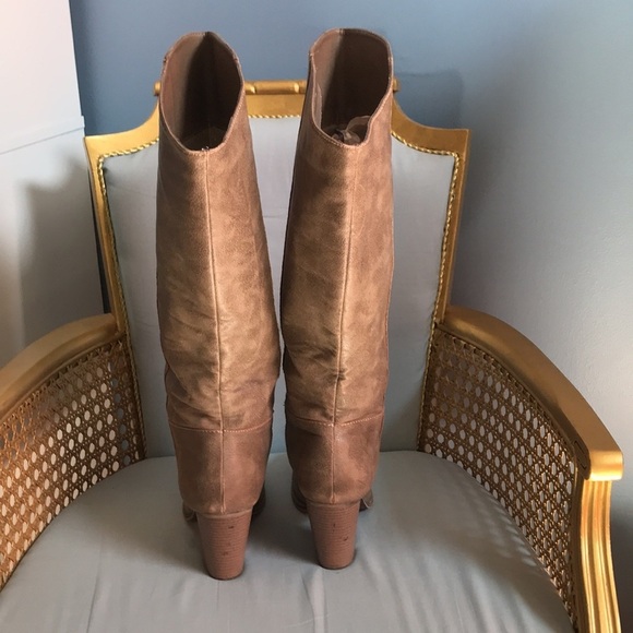 Forever 21 taupe faux leather pull on boots, chunky heel, rounded toe size 9 - Picture 5 of 11